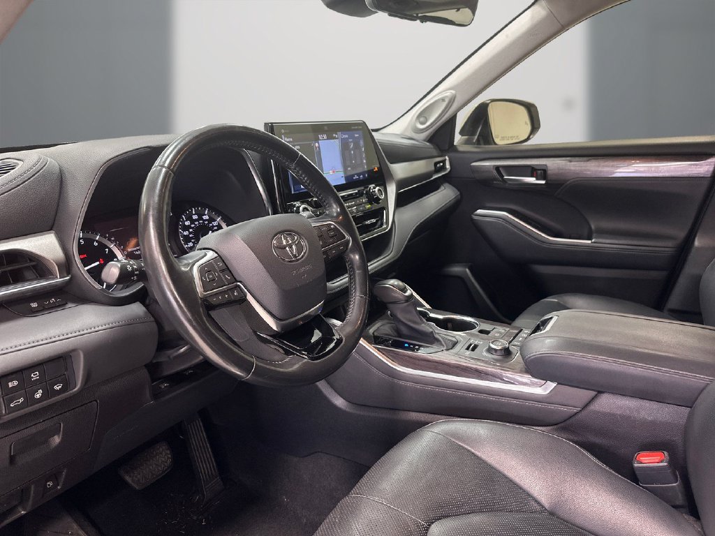 Used 2021 Toyota Highlander Limited AWD/4WD image 13