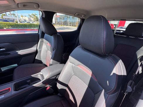 New 2026 Nissan Kicks SR image 10