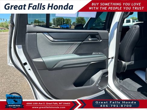 Used 2026 GMC Acadia AT4 AWD/4WD image 21