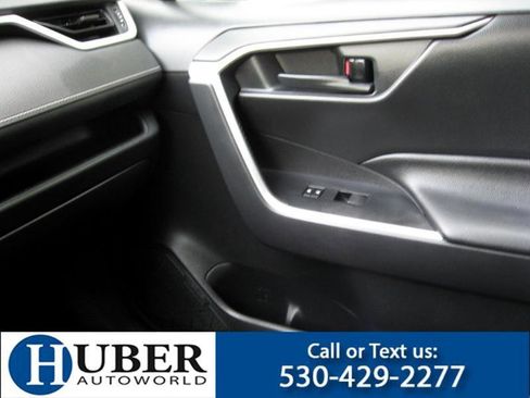 Used 2019 Toyota RAV4 LE image 13