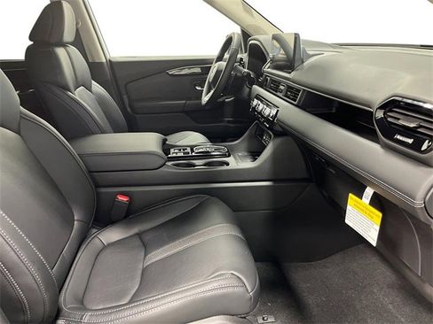 New 2025 Honda Pilot Touring image 28