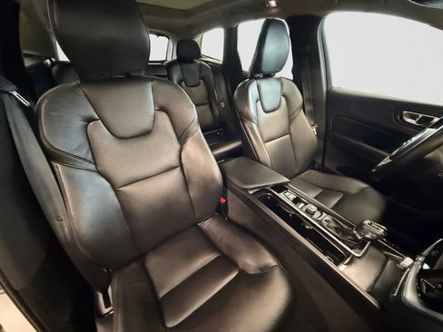 Used 2020 Volvo XC60 T5 Momentum AWD/4WD image 21