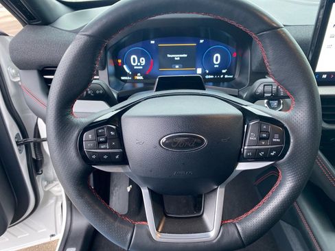 Used 2025 Ford Explorer ST-Line image 9