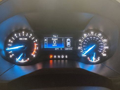 Used 2017 Ford Edge SE image 23