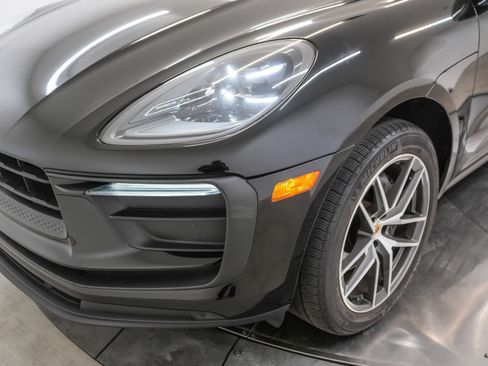 Certified 2023 Porsche Macan AWD/4WD image 17