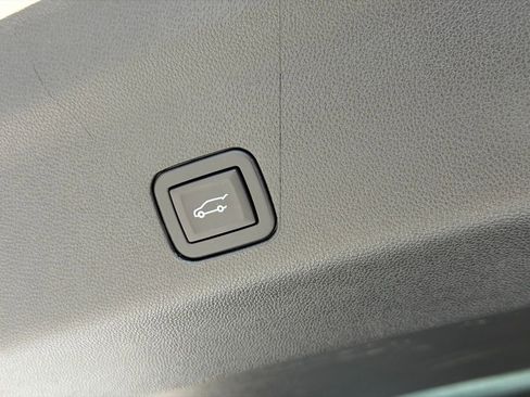 Used 2024 Chevrolet Tahoe High Country image 48