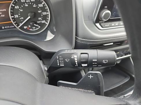 Used 2024 Nissan Rogue SV image 17