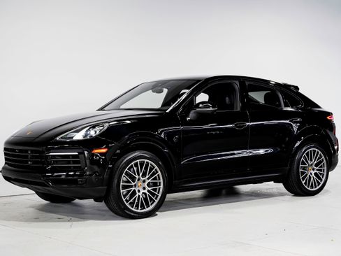 Used 2023 Porsche Cayenne Platinum Edition image 6
