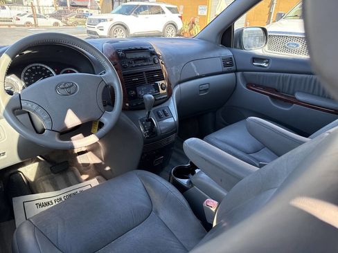 Used 2005 Toyota Sienna image 18