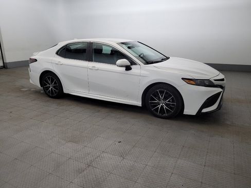 Used 2022 Toyota Camry SE image 11