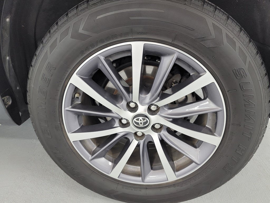Used 2017 Toyota Highlander XLE FWD image 10