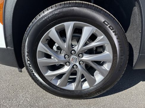 Used 2025 Buick Enclave Preferred w/ Power Package image 13