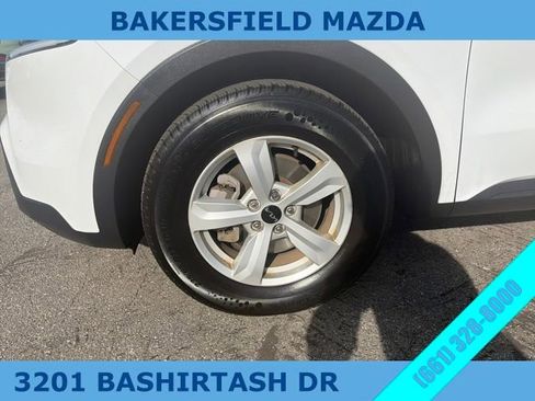 Used 2023 Kia Sorento LX image 25