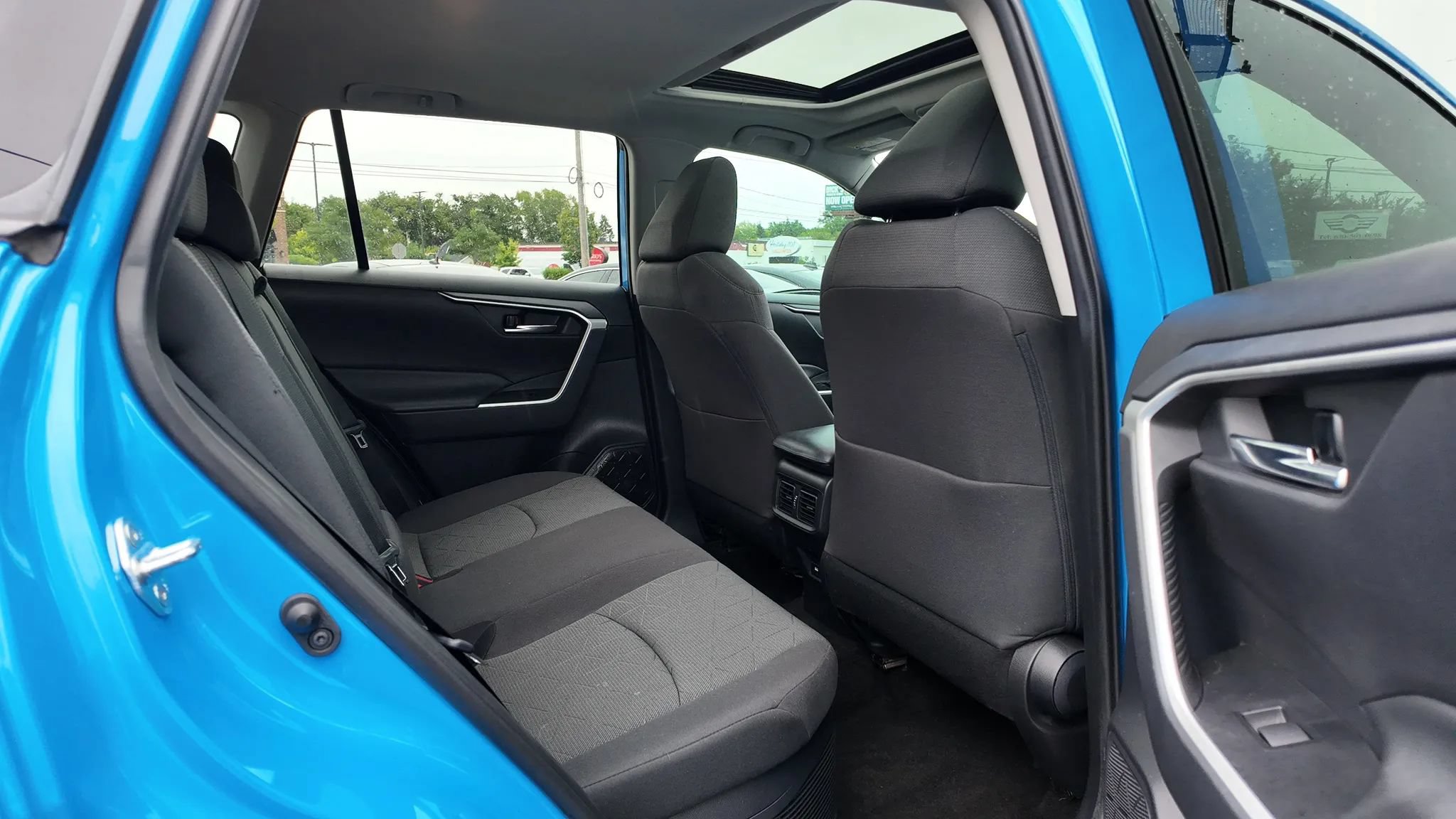 Used 2021 Toyota RAV4 XLE w/ Convenience Package AWD/4WD image 23