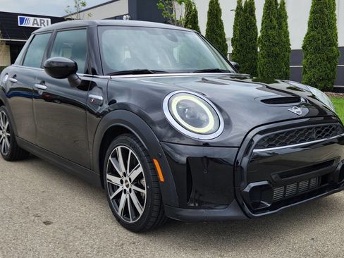 Used 2022 MINI Cooper S w/ Premium Package image 6