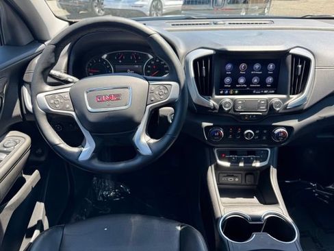 Used 2024 GMC Terrain SLT AWD/4WD image 19
