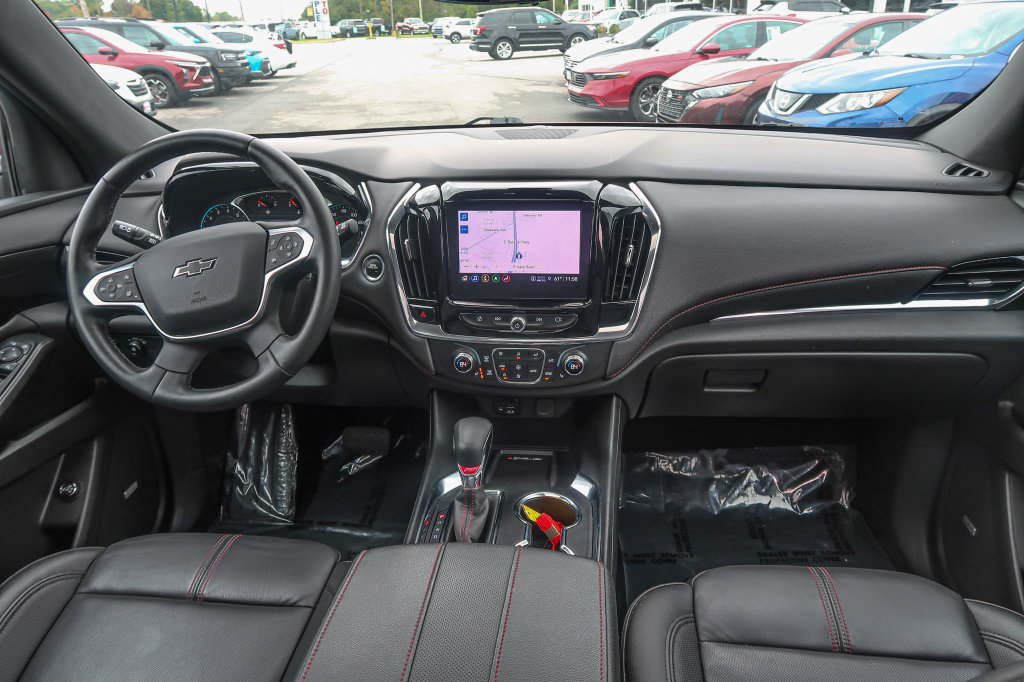Used 2023 Chevrolet Traverse RS AWD/4WD image 17
