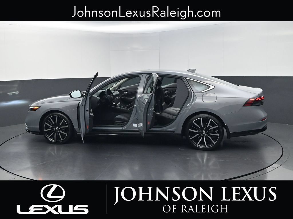 Used 2023 Honda Accord Touring image 35