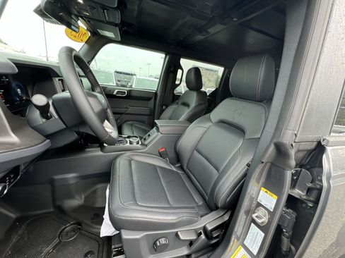 New 2025 Ford Bronco Badlands w/ Sasquatch Package AWD/4WD image 21