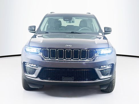Used 2023 Jeep Grand Cherokee Limited w/ Luxury Tech Group II AWD/4WD image 2