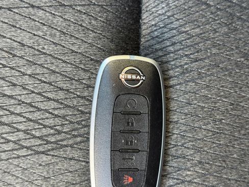 Used 2025 Nissan Rogue SV FWD image 22