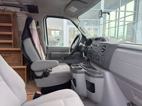 Used 2014 Ford E-250 and Econoline 250 w/ Power Group image 20