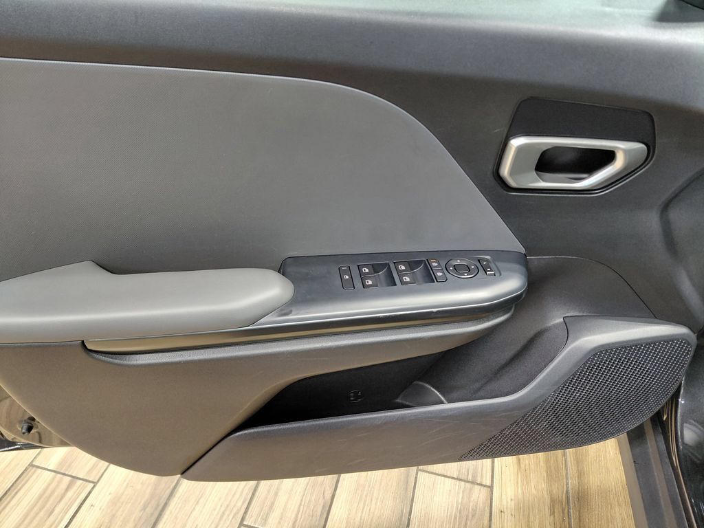 Used 2025 Kia K4 FWD image 33