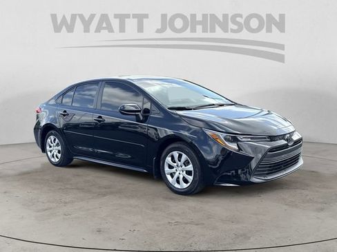 Used 2024 Toyota Corolla LE FWD image 7