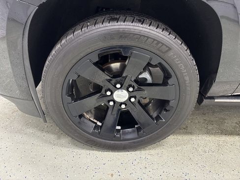 Used 2019 Cadillac Escalade Platinum AWD/4WD image 11