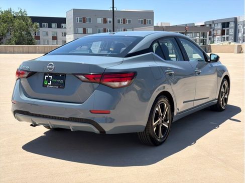 Used 2025 Nissan Sentra SV FWD image 8