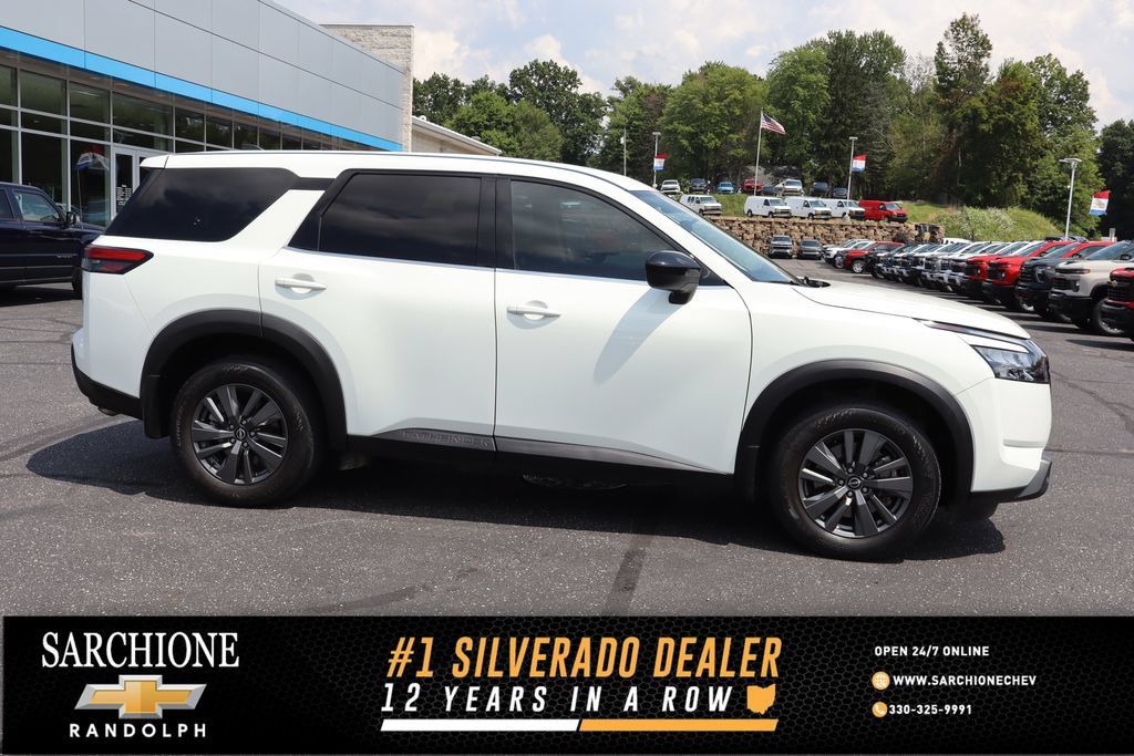 Used 2023 Nissan Pathfinder S AWD/4WD image 1