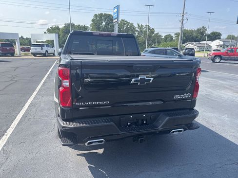 Used 2025 Chevrolet Silverado 1500 High Country AWD/4WD image 3