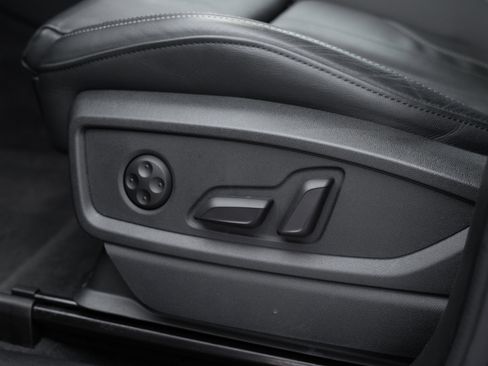 Certified 2025 Audi Q5 2.0T Premium Plus w/ Premium Plus Package image 23