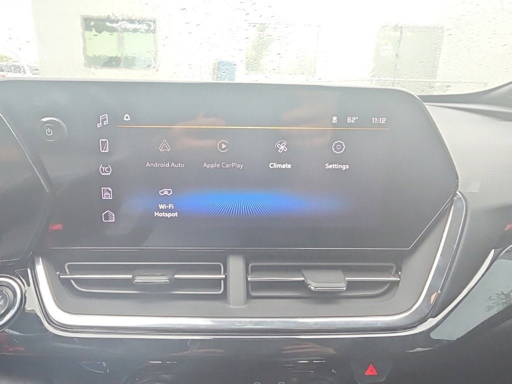 Certified 2025 Chevrolet Trax RS w/ Sunroof Package FWD image 17
