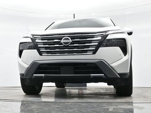 Used 2024 Nissan Rogue SL image 24