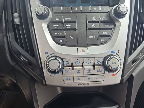 Used 2017 Chevrolet Equinox LS FWD image 28