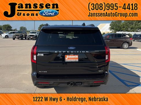 Used 2025 Ford Expedition Max Active AWD/4WD image 7