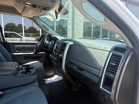 Used 2019 RAM 1500 Classic SLT RWD image 14