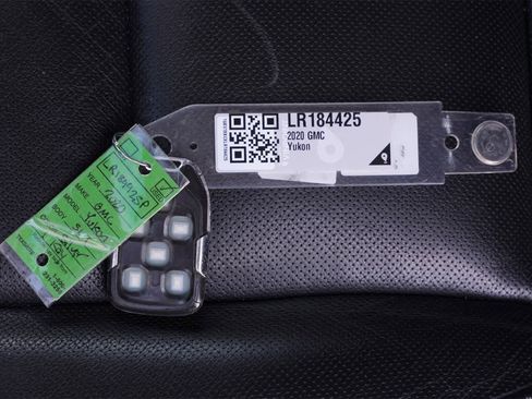 Used 2020 GMC Yukon SLT w/ Premium Edition image 28