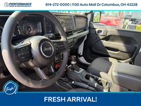 Used 2026 Jeep Gladiator Mojave w/ Safety Group AWD/4WD image 11