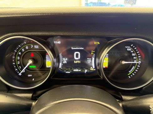 Used 2022 Jeep Wrangler Unlimited Rubicon 4xe w/ Cold Weather Group AWD/4WD image 34