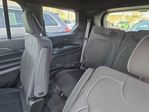New 2026 Jeep Grand Cherokee L Laredo AWD/4WD image 6