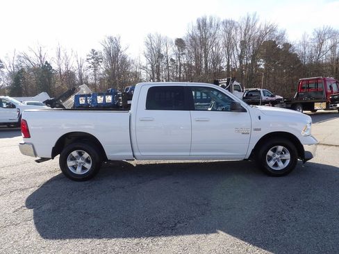 Used 2021 RAM 1500 Classic SLT image 9