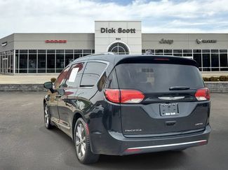 Used 2019 Chrysler Pacifica Limited w/ Tire & Wheel Group FWD video 3