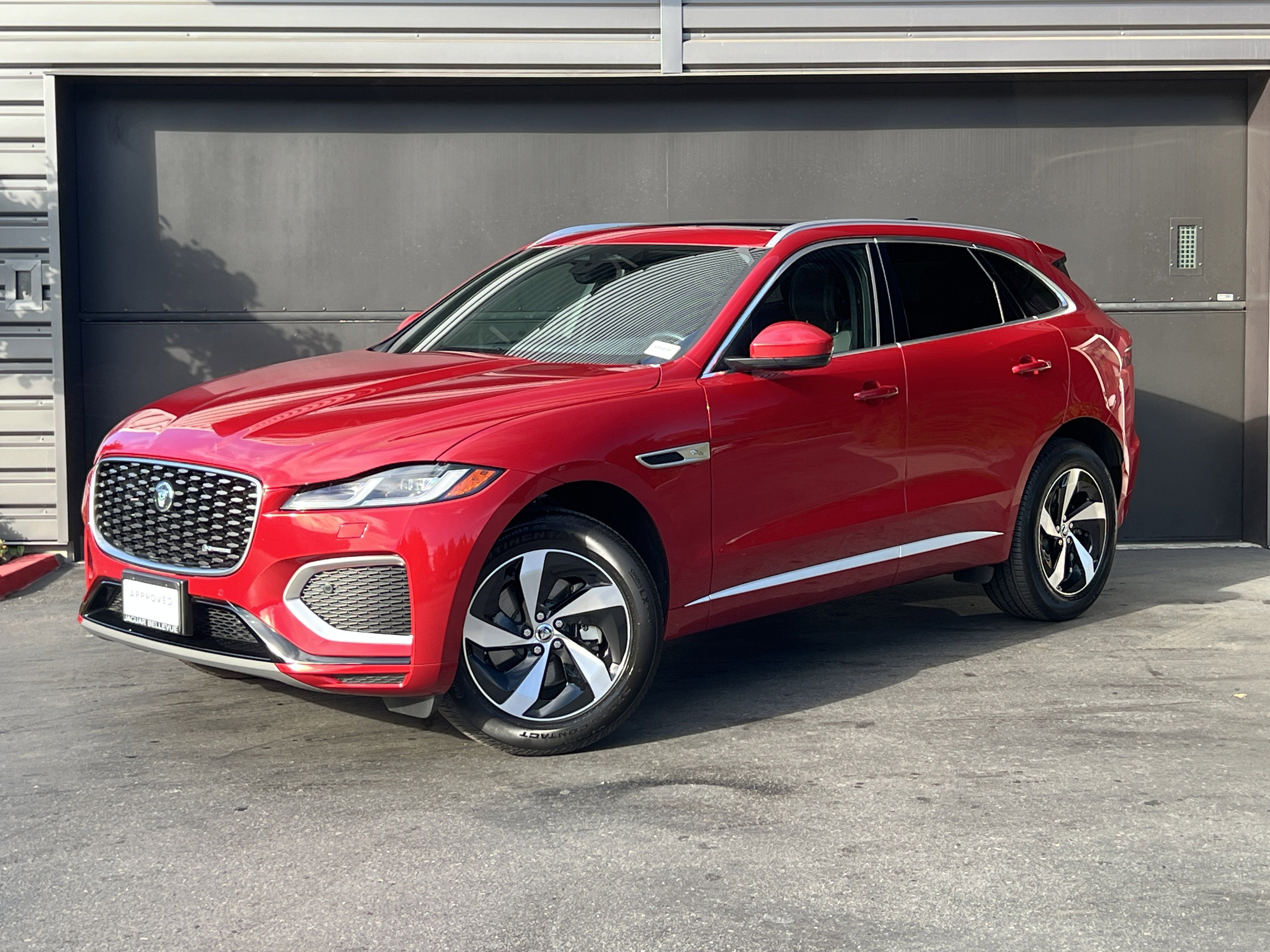 Certified 2025 Jaguar F-PACE R-Dynamic S AWD/4WD image 1