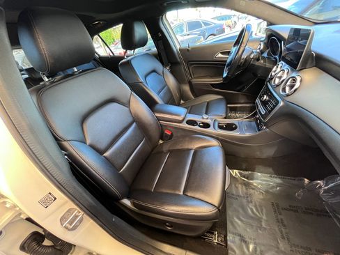 Used 2020 Mercedes-Benz GLA 250 w/ Convenience Package image 12