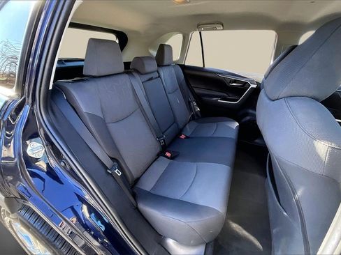 Used 2020 Toyota RAV4 XLE image 23