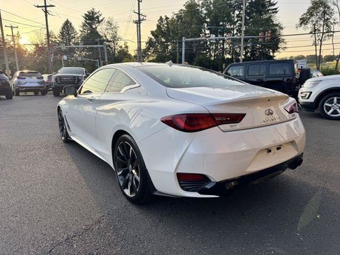 Used 2017 INFINITI Q60 3.0t w/ Premium Plus Package 3.0T AWD/4WD image 3