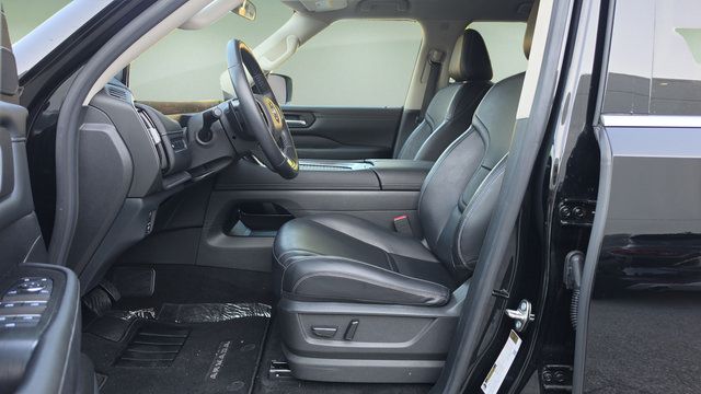 Used 2025 Nissan Armada SV AWD/4WD image 27