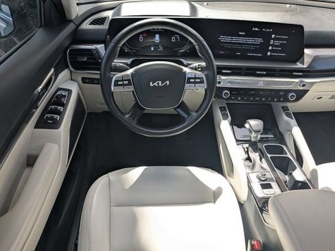 Certified 2024 Kia Telluride S w/ S Sunroof Package FWD image 16